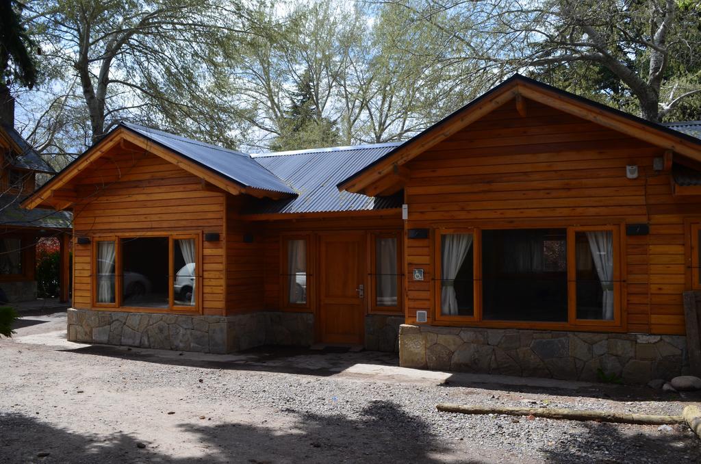 Apart Hotel Robles Del Sur San Martín de los Andes Eksteriør billede