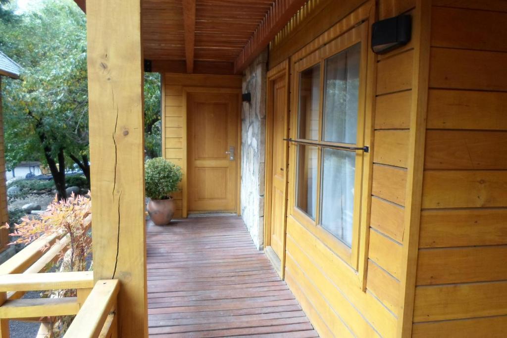 Apart Hotel Robles Del Sur San Martín de los Andes Eksteriør billede