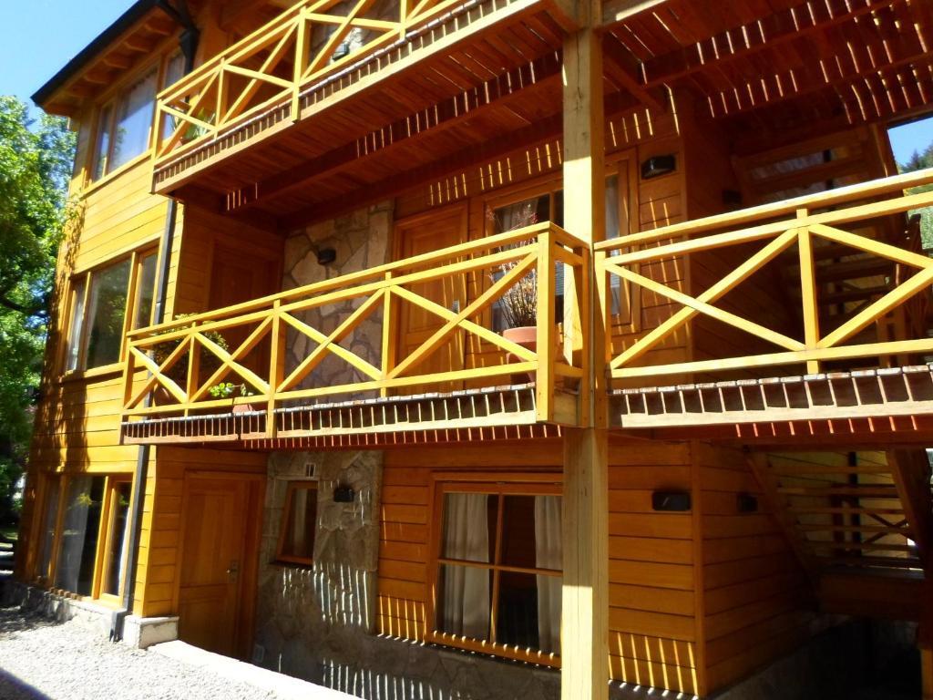 Apart Hotel Robles Del Sur San Martín de los Andes Eksteriør billede
